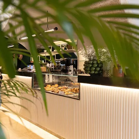 Extra Oda ve Kahvaltı Trani